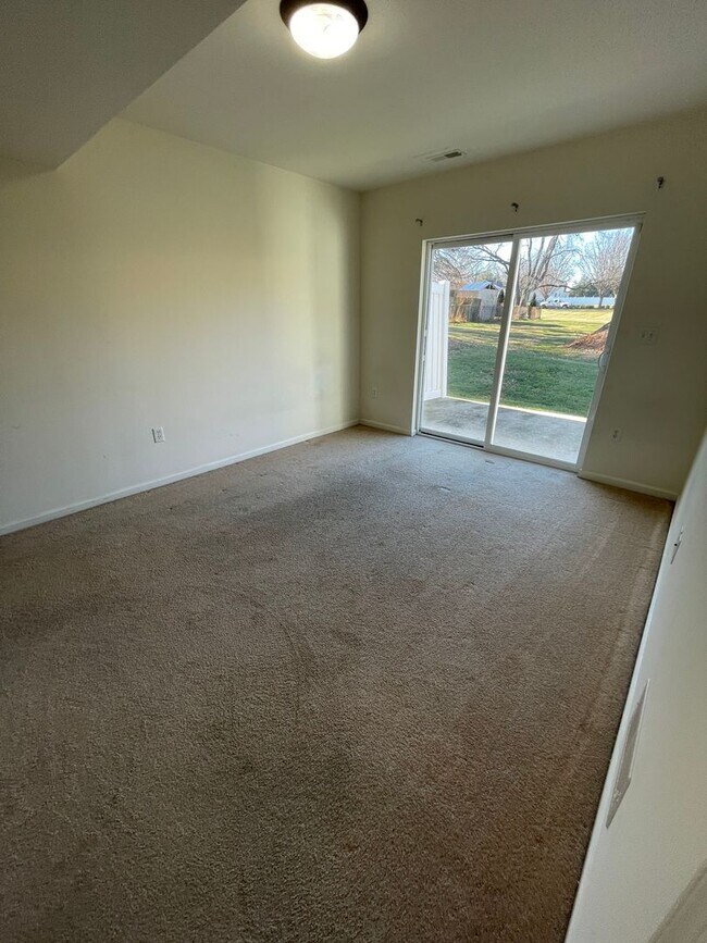 Building Photo - 3 Bed 2 Bath Townhouse in Mountville!