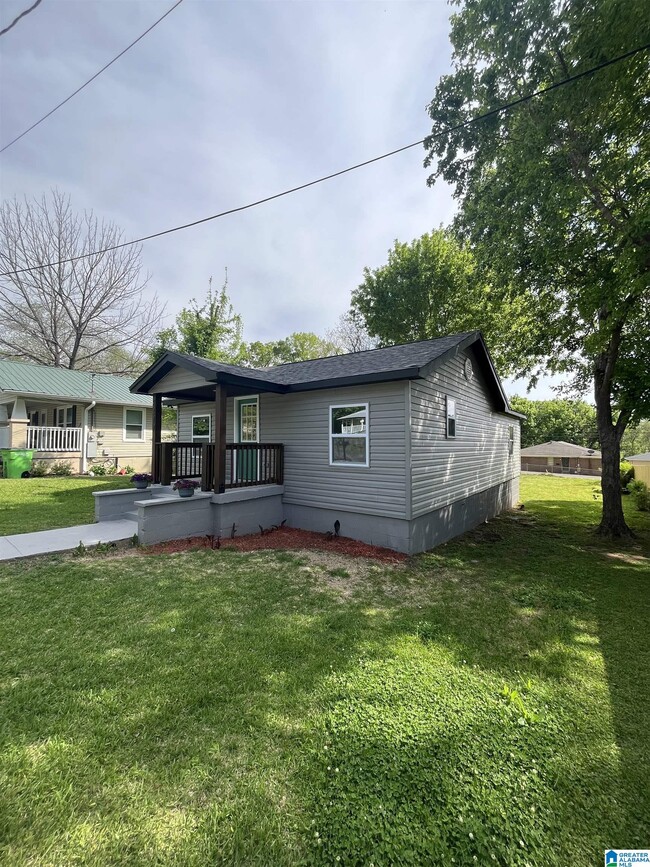 Building Photo - 8417 Thomas Ave