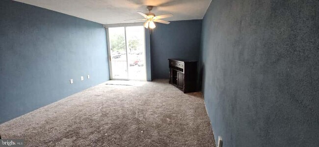 Building Photo - 2531 Forest Ln