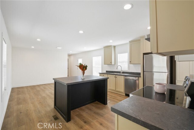 Building Photo - 8457 Hemlock Ave