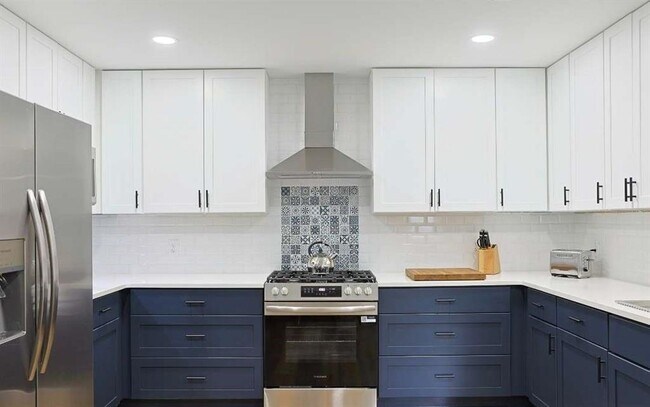 Building Photo - 2184 Skye Isles Pass SE