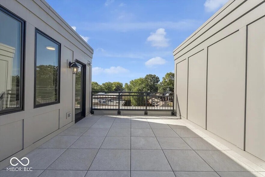 rooftop terrace view of downtown - 675 E 16th St