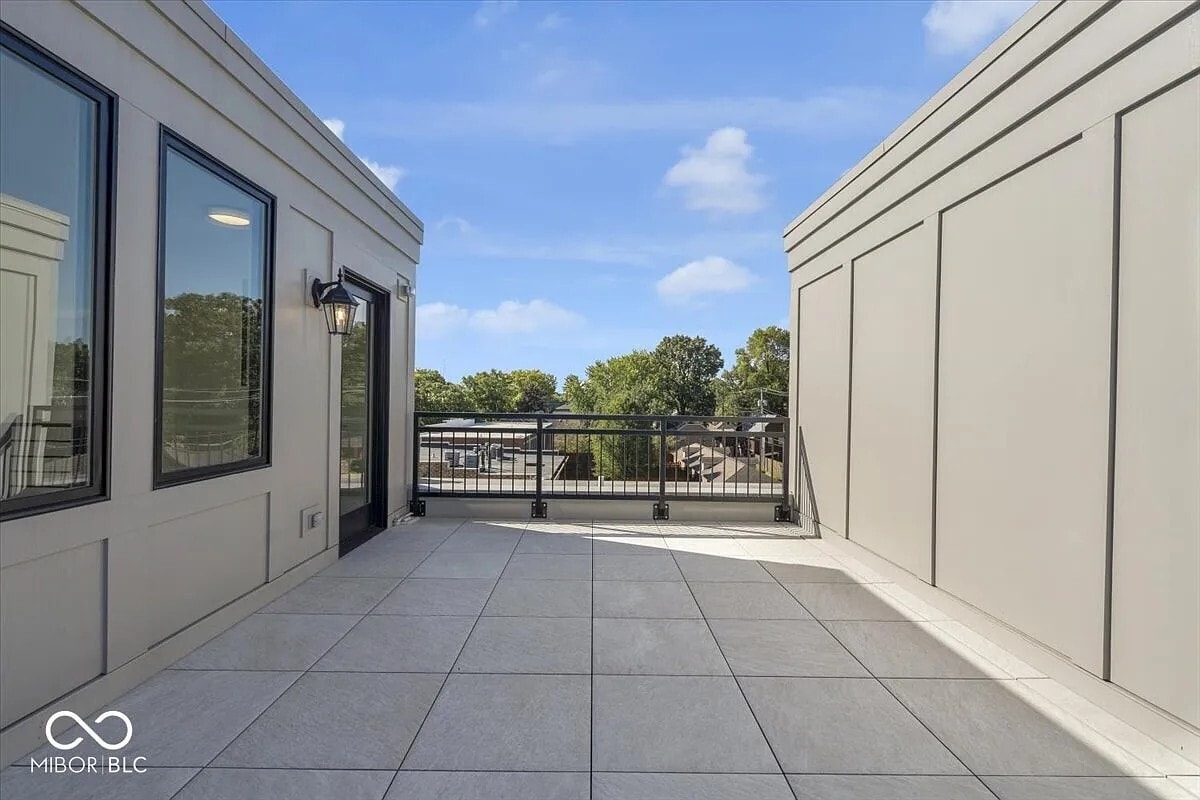 rooftop terrace view of downtown - 675 E 16th St