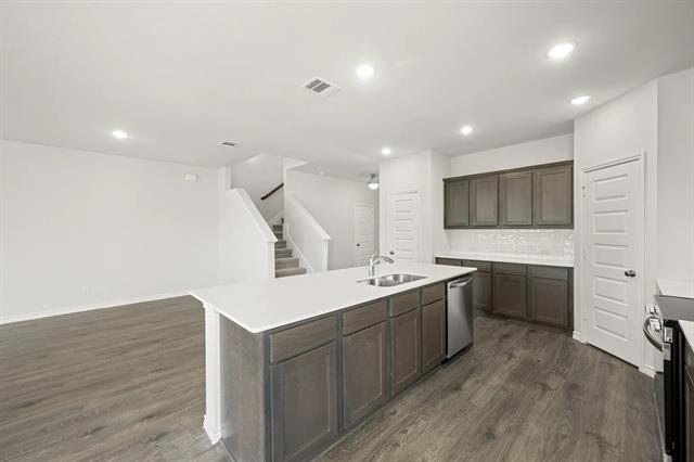 Building Photo - 402 Saddle Ln