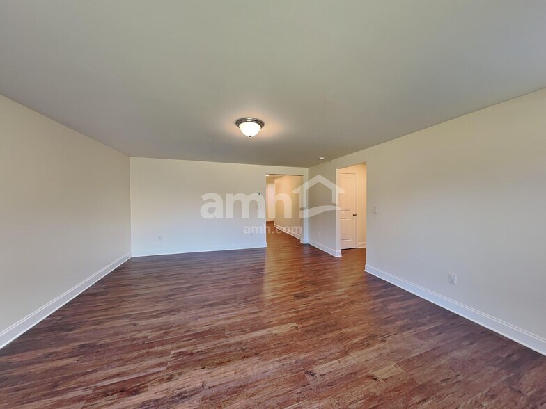 Building Photo - 164 Hazel Pk Dr