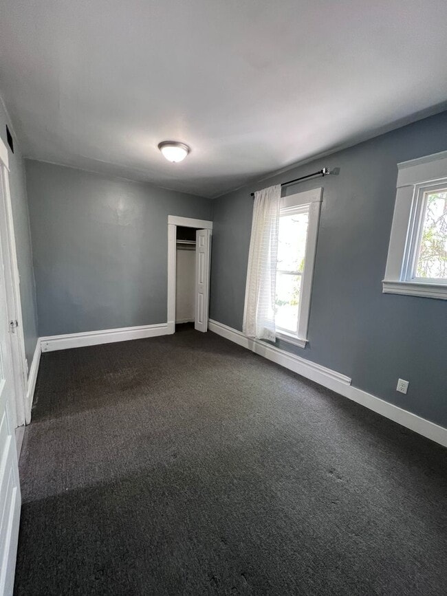 Building Photo - 1029 Walker Ave NW