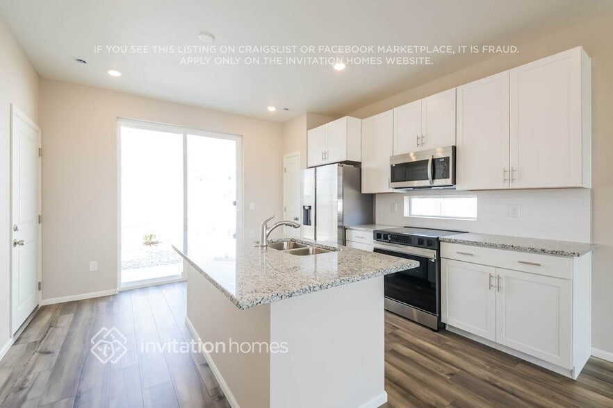 Building Photo - 3394 Pearwood Dr