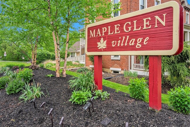 Building Photo - Beautiful Spacious Townhome