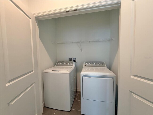 Building Photo - 449 Belmond Dr