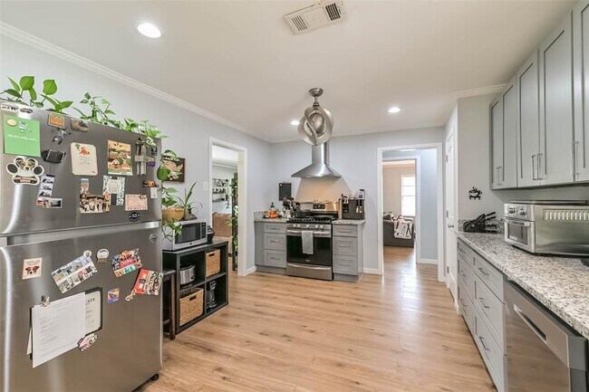 Building Photo - 10414 Woodwind Dr