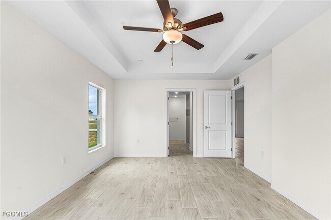 Building Photo - 3916 NE 9th Pl