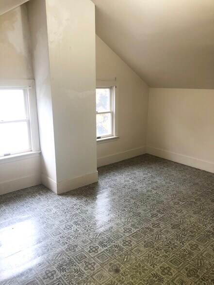 Large storage area - 38 Warren Ave