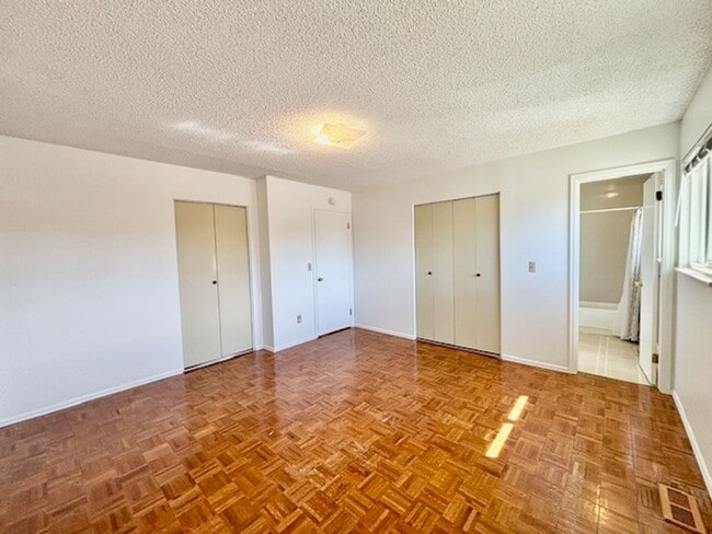 Building Photo - Amazing Home On Quiet Cul-de-sac