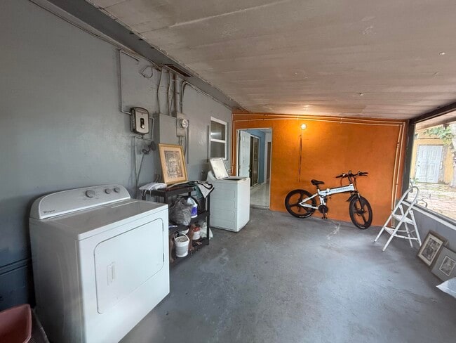 Building Photo - 710 N 66 Terrace