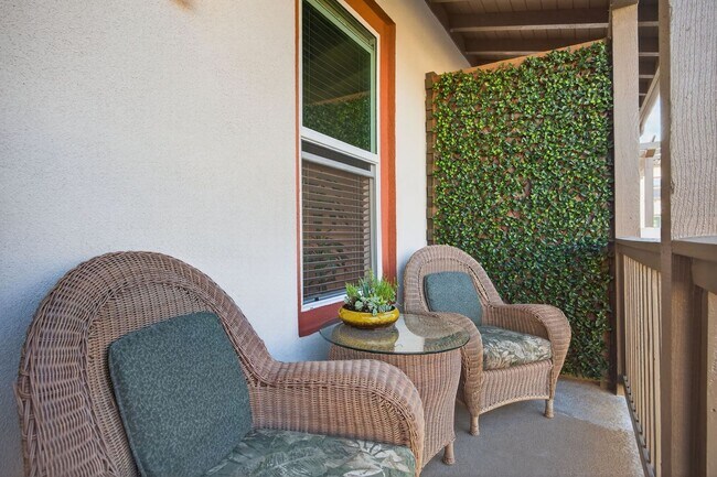 Building Photo - 3-Bed + 3.5-Bath Townhouse | Springville | Camarillo | Unfurnished