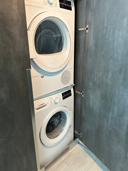 Building Photo - 800 Claughton Island Dr