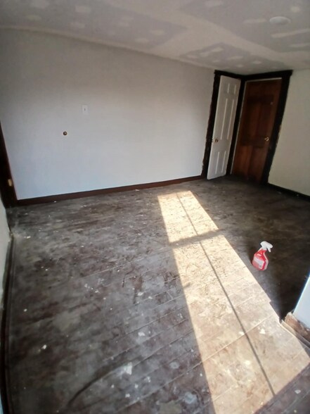 Building Photo - 5445 Robin Ave