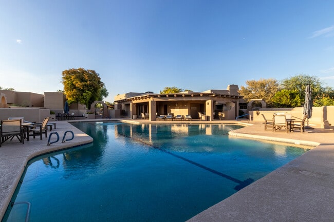 Building Photo - 6711 E Camelback Rd