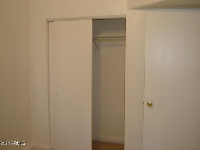 Building Photo - 450 Palm Dr