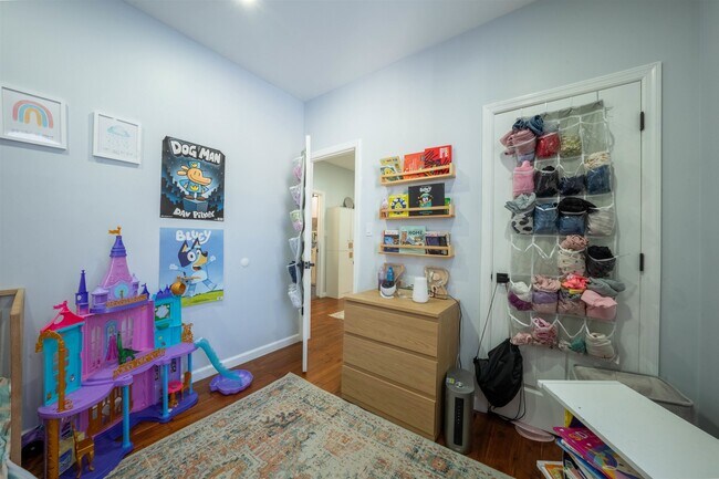 Building Photo - 40 Condict St