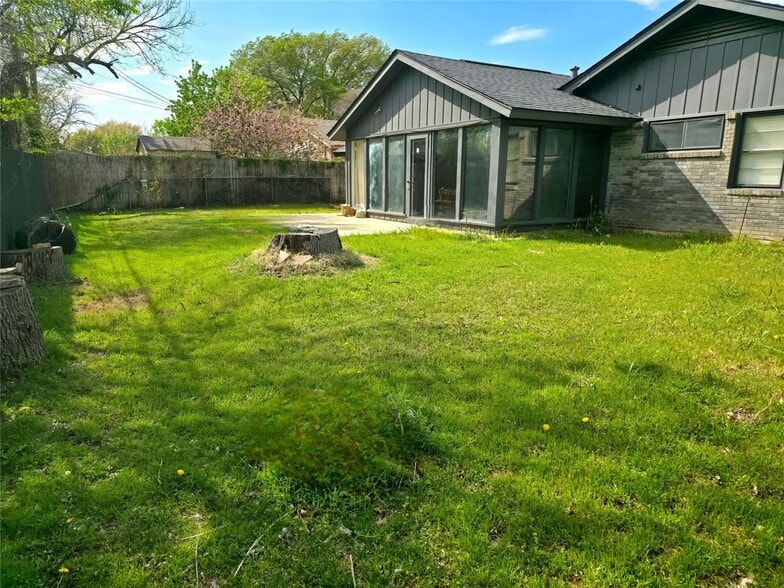 Building Photo - 1620 W Northgate Dr