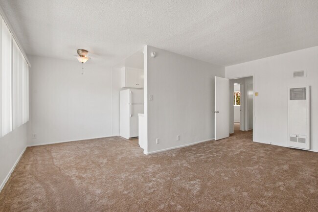Building Photo - 10270 Palms Blvd.