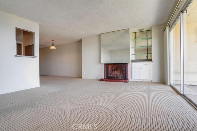 Building Photo - 3200 La Rotonda Dr
