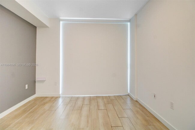 Building Photo - 1600 SW 1st Ave