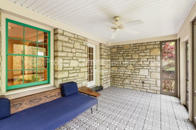 Building Photo - 413 Walhalla Rd