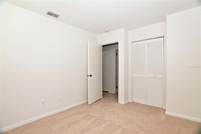 Building Photo - 36 Fairways Cir