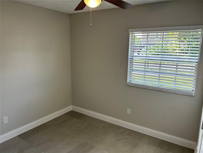 Building Photo - 1450 Agatha Dr