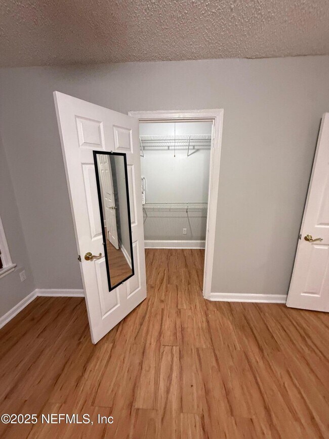 Building Photo - 3914 Herschel St