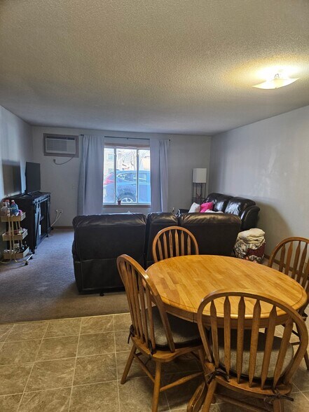 Building Photo - 216 West Ave