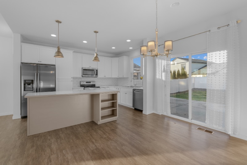 Building Photo - 3041 W Pascal Dr