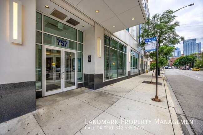 Building Photo - 757 N Orleans St