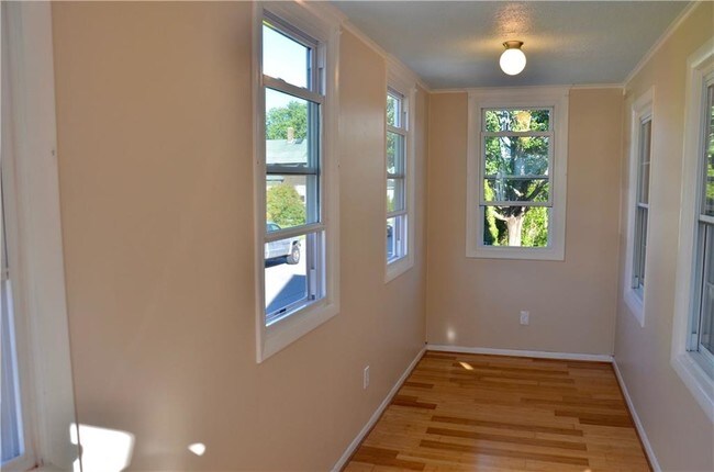 Building Photo - 15 Halsey St