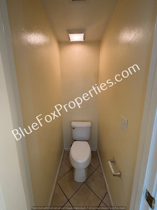 Building Photo - 7135 S Oakbank Dr