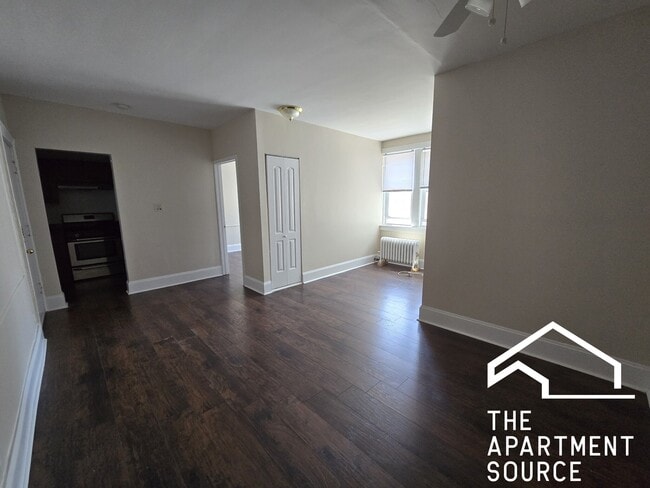 Building Photo - 1333 W Birchwood Ave