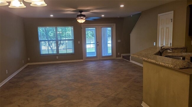 Building Photo - 2914 Royal Tuscan Ln