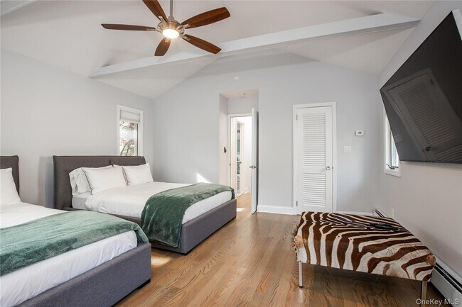 Building Photo - 59 Culross Dr