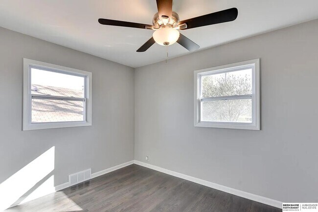 Building Photo - Fully Renovated Florence Gem with Modern Finishes & Historic Charm