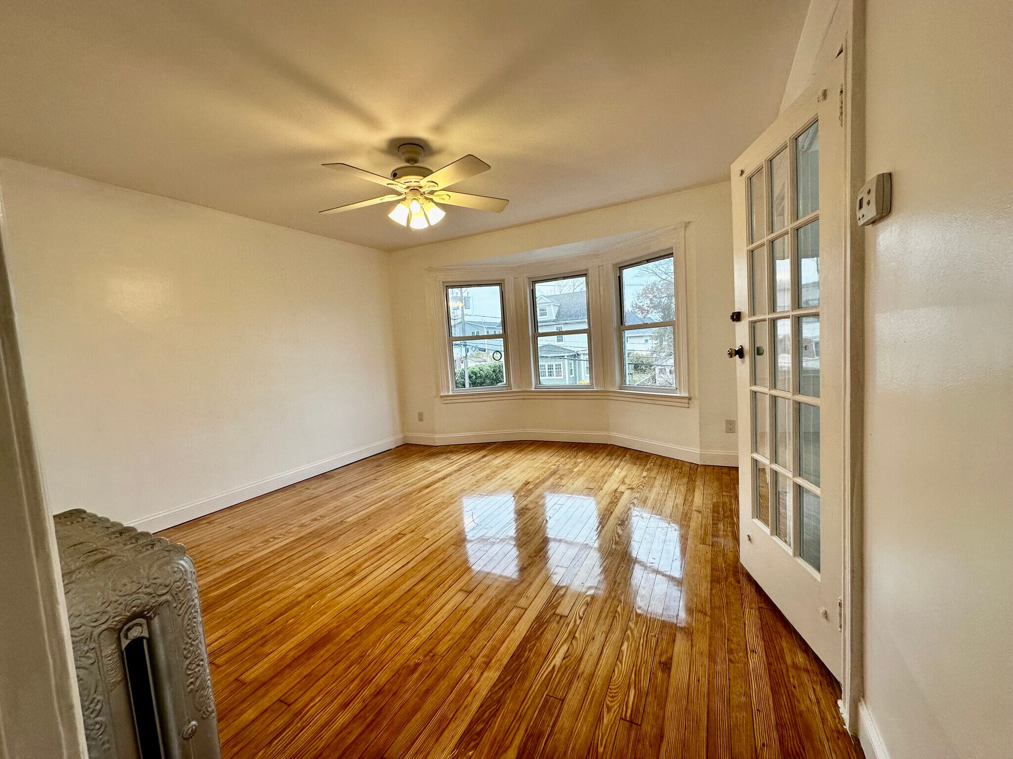 Living room with Bow windows - 227 Hamilton Ave