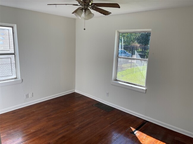 Building Photo - 3519 Amos St