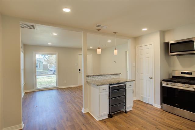 Building Photo - 10421 Losa Dr