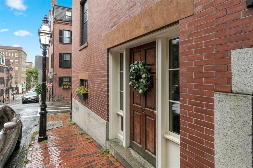 Primary Photo - 93 Revere St
