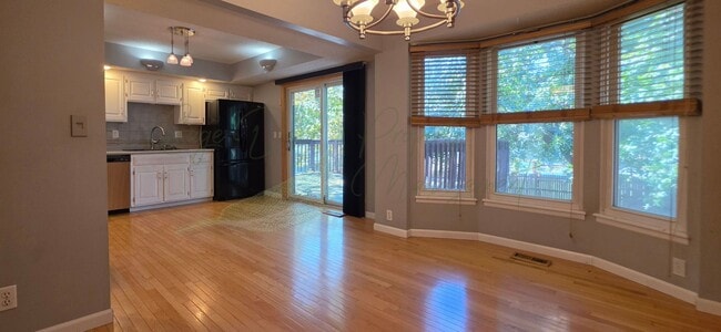 Building Photo - 13944 S Raintree Dr