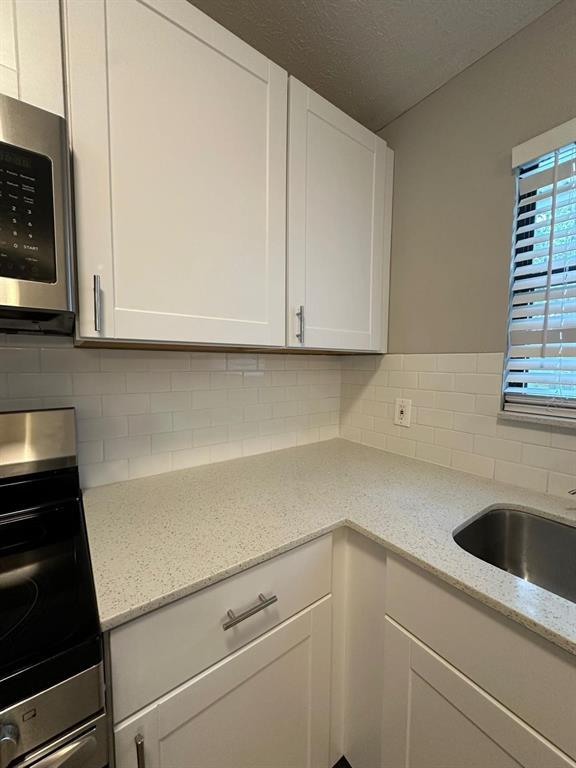 Building Photo - 147 Almond Rd