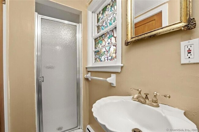 Building Photo - 47 Hollow Tree Ridge Rd