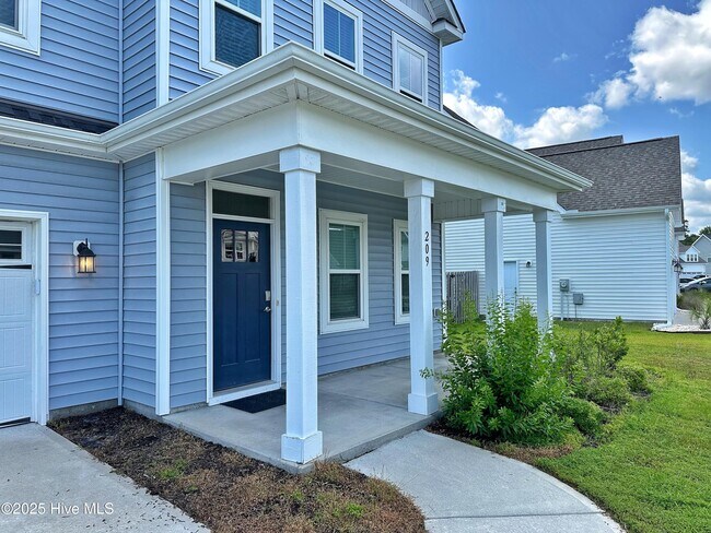 Building Photo - 209 Bachmans Trl