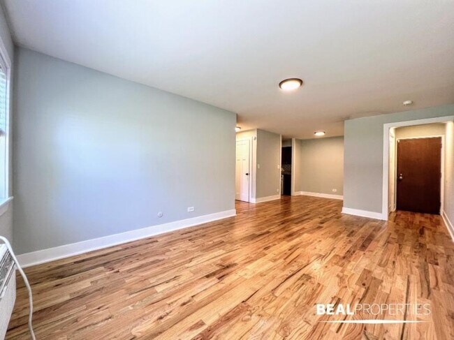 Building Photo - 1 bedroom in HIGHLAND PARK IL 60035